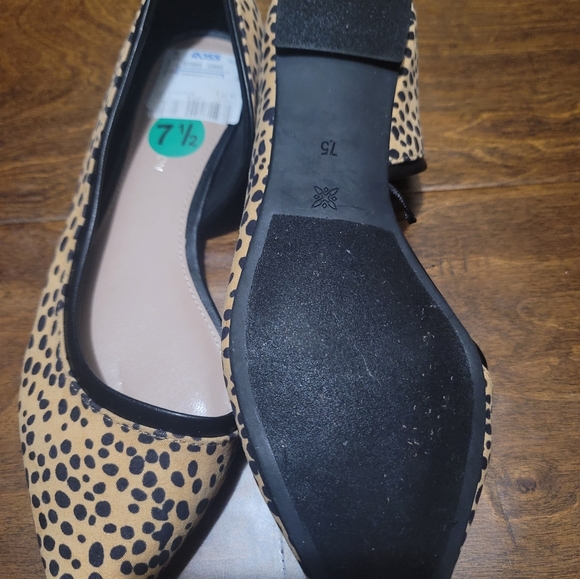 BCBG Leopard Flats - Picture 3 of 4